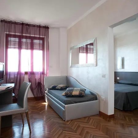 Astoria Hotel 3*