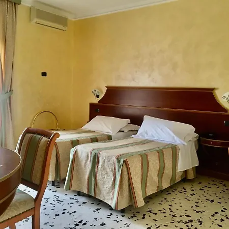 Astoria 3*
