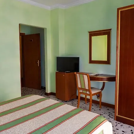 Astoria 3* פרמו